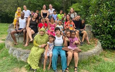 Rio de Oro udan Saharako umeak harreran hartzeko familia bila dabil