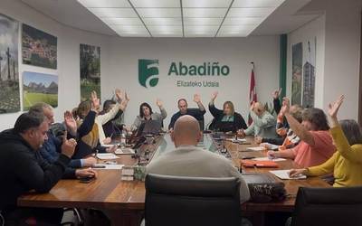 Abadiñoko Udalak  laguntza programen bidez gazteen kontratazioa bultzatzea onartu du