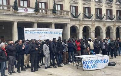Gasteizen asiloa eskatzeko zain dauden maliarretako batzuk harrera baliabideetara bideratuko dituzte