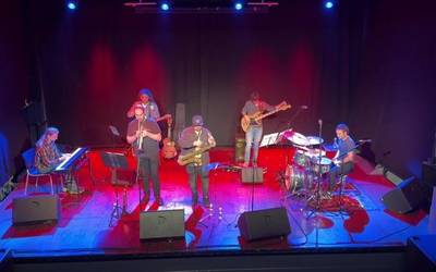 Naturako elementuak entzun dira gaur eguerdian Oñatiko gaztelekuan