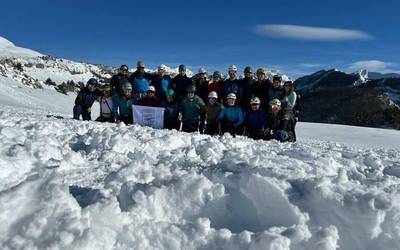 Anaitasuna mendi bazkunaren alpinismo ikastaroan hainbat lagun trebatu dira