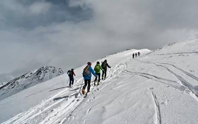 Formigalera bi irteera egingo dituzte eskiatzera, Besaideren eskutik