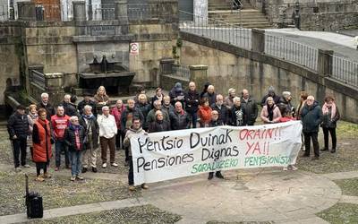 Gaur, Txaro Lete gogoan pentsiodunen elkarretaratzean