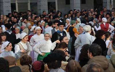 Gabon Zahar feria, irudietan