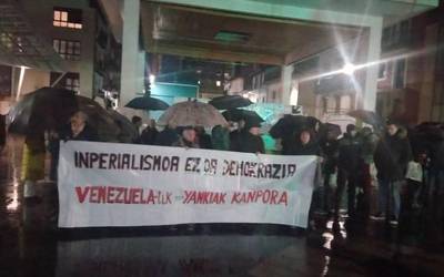 AEBk Venezuelan egin duen esku-hartze militarra salatu zuten ermuarrek