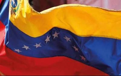 AEBek Venezuelari egindako erasoa salatzeko, elkarretaratzera deitu dute biharko Deban eta Mendaron