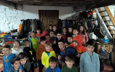 50 bat mendizale igo dira Garallutzeko tontorrera