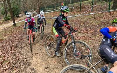 Zirkuitu gogorra izan zuten txirrindulari gazteek larunbatean Ellakurin