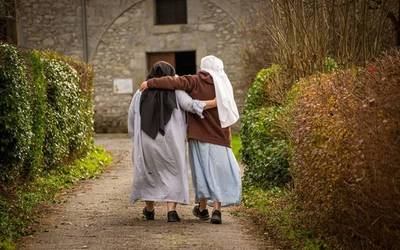 Moja klaratarrek jakinarazi dute epailearen aginduz eramandako kideetako bat hil zela larunbatean