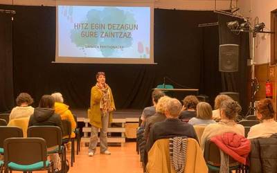 Abiatu dute 'Hitz egin dezagun zaintzaz' ikastaroa