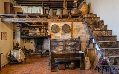 Artziniegako Museo Etnografikoa adiskide bila ari da