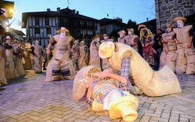 Lesakako inauteetako kartel lehiaketarako lanak aurkezteko hondarreko egunak dira