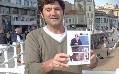 “Nire bi sustraiak senidetu nahi izan nituenean 'García' eleberria idaztea izan zen Gijon eta Urduña elkartzeko lotura naturala”