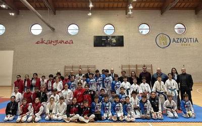 Zonaldeko eskolarteko karate probak jokatu dituzte goizean Elkargunean