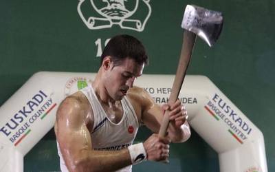 Aizkolarien eta harri-jasotzaileen herri kirol jaialdia zapatuan, Gurea frontoian