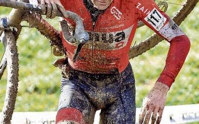 Aitor Hernández, txirrindularia: "Egoera txarrenetan moldatzen naiz ondoen"