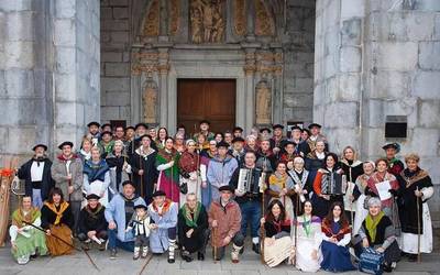 Etxegiña taldekoen santa eskearekin amaitu dira aurtengo kopla kantuak Elgoibarren