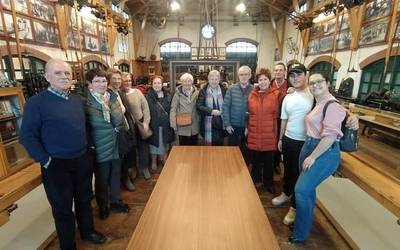 Elgoibarko Makina Erremintaren museoa bisitatzen izan ziren