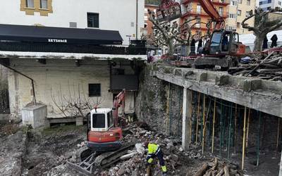 Soraluzeko PSE-EE pozik azaldu da “Plaza Zaharra Deba ibaiarekin integratzeko aurrerapenak eman direlako”