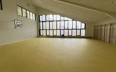 Musakolako eraikin berritua, barrutik