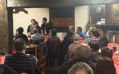 Etxalekuko bertso-afarirako txartelak eskuratzeko azken egunak