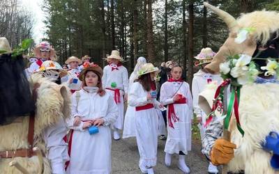 Kokoen baserriz baserrirako ibilerak 8 minutuko bideoan