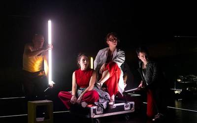 'Nor naizen baneki' antzezlana taularatuko dute domeka honetan Amaia antzokian