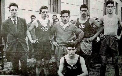 Garai bateko atleta antzuolarrak