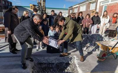 Jado ikastetxeak Tartangan eraikin berriaren lehen harria jarri du