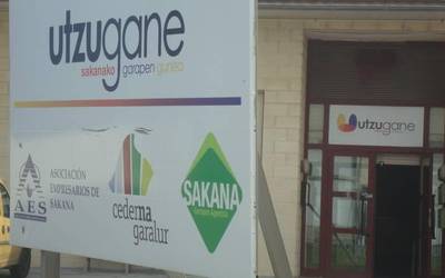 Garapen agentziak proiektuetako teknikari bat kontratatu nahi du