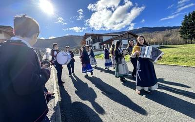 Kinto poztasuna Iturmendin