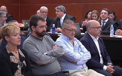 Alfredo de Migueli hirugarren gradua eman diote, zigorraren herena bete aurretik