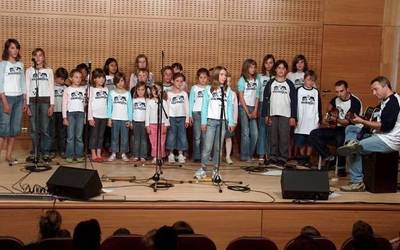 Haurrock eta Xiberotarrak taldeek kontzertua emanen dute otsailaren 8an Saran