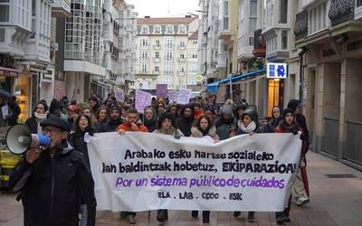 Lehen greba eguna egin dute Arabako esku hartze sozialeko langileek