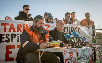 Borroka aktibatzeko deia luzatu dute Tubos Reunidoseko langileek
