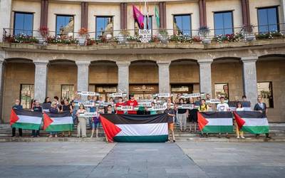 Aiaraldetik Palestinara elkartasun zubiari eusten