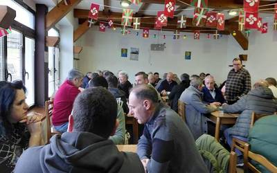 Olabezarreko jaiak agurtzeko mus txapelketa arrakastatsua izan zuten atzo