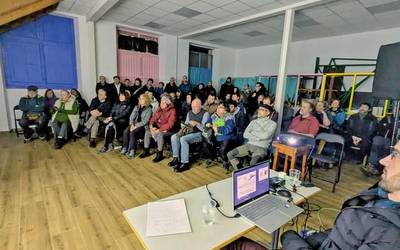 AHT informazio azterlanaren berri ematen