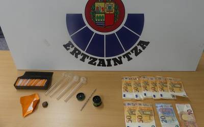 55 gramo speed izateagatik atxilotu zuten atzo gizonezko bat Aretan