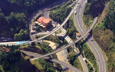 Ap-1 eta AP-8 Bilboko noranzkoan lotzen dituen irteera itxi egingo dute bihar gauean garbiketa lanak egiteko