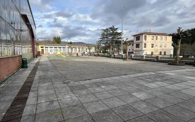 Beste pauso bat Izurtzako plazako lanen esleipenean