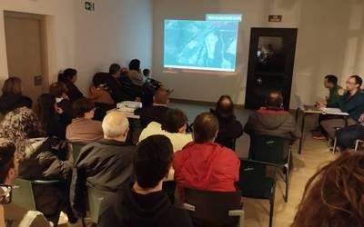 AHT eta haren alternatibaz batzarrean