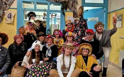 Inauterietan ere euskaraz egiteko aldarrikapena egin dute Leintz Udal Euskaltegian