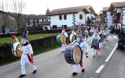 Igandean hasi eta asteartean akituko dituzte inauteak Erratzun