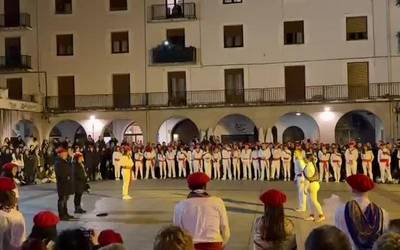 Malen eta Josu Antxia kintoek osaba Jon izan dute gogoan, haren heriotzaren 33. urteurrenean