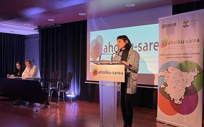 Iaz, 2024an baino ia mila lagun gehiago artatu zituen Aholku Sareak-ek