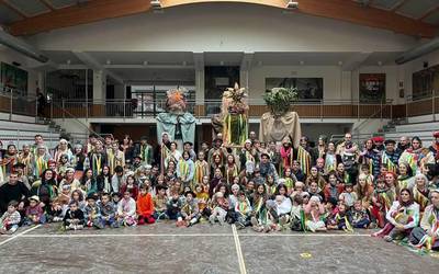 [BIDEOA]: Kokomarro, mitiño eta kokil artean, herri inauteria berpiztu dute Abadiñon