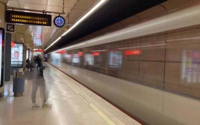 Metroa hustu dute Leioan, mugikorreko bateria batek eztanda egin ostean