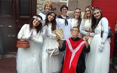 [ARGAZKIAK] Mozorroekin borobildu dituzte inauteak Beran