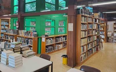 Familientzako irakurketa gida aurkeztu dute Altxa Buruak eta Amurrioko Udal Liburutegiak